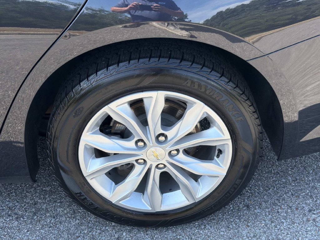 Used 2023 Chevrolet Malibu LT FWD image 11