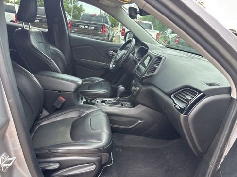 Certified 2021 Jeep Cherokee Latitude Plus FWD image 11