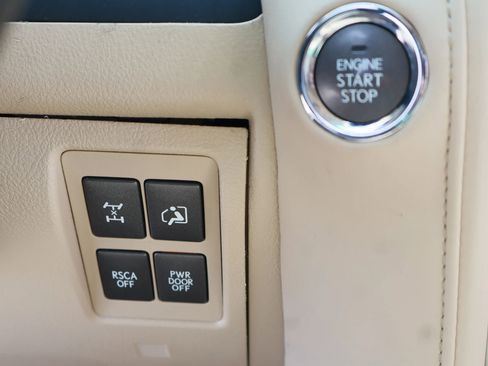 Used 2011 Lexus LX 570 4WD image 24