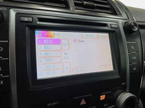Used 2014 Toyota Camry SE FWD image 20