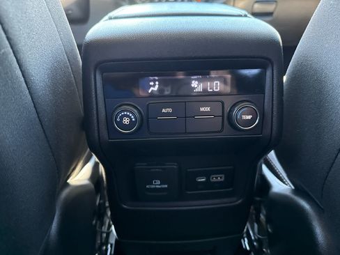 Used 2023 GMC Acadia SLE w/ Driver Convenience Package AWD/4WD image 16