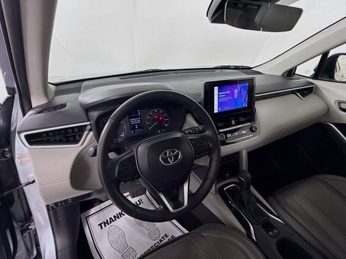 Used 2024 Toyota Corolla Cross LE FWD image 9