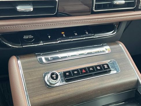 Used 2025 Lincoln Aviator Reserve w/ Equipment Group 201A AWD/4WD image 21