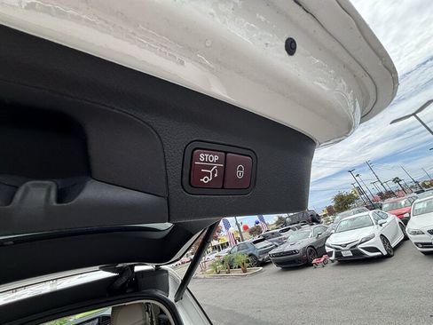 Used 2021 Mercedes-Benz GLE 350 w/ Premium Package image 16