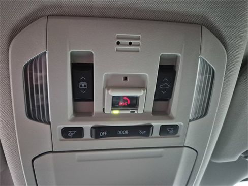 Used 2023 Toyota Highlander Platinum image 31