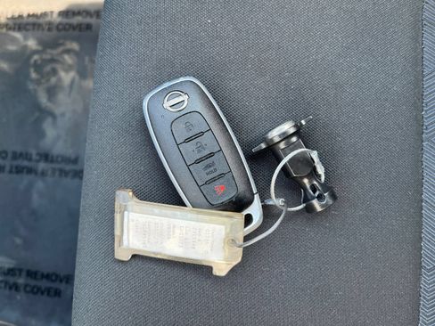 Used 2025 Nissan Versa SV FWD image 22