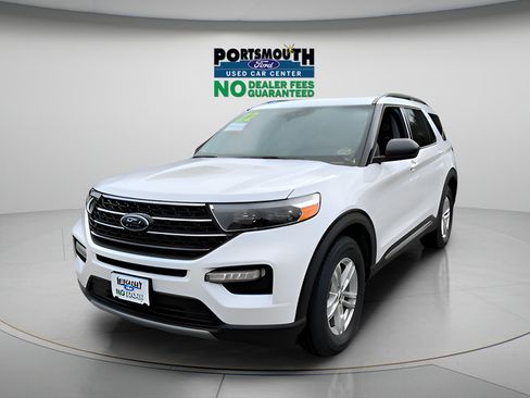 Used 2022 Ford Explorer XLT w/ Equipment Group 202A AWD/4WD image 16