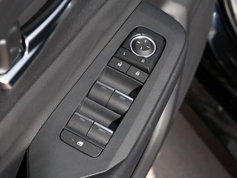 New 2026 Toyota Prius Plug-In Hybrid FWD image 27