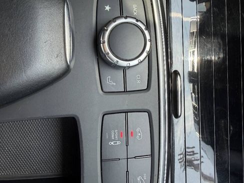 Used 2013 Mercedes-Benz GL 550 4MATIC image 13