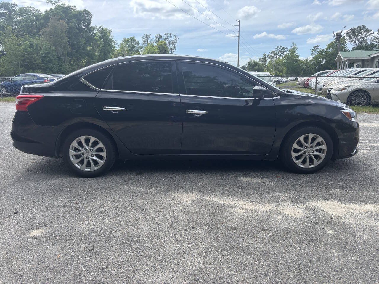 Used 2017 Nissan Sentra SV w/ Style Package FWD image 6