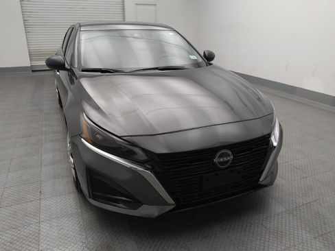 Used 2025 Nissan Altima 2.5 S FWD image 14