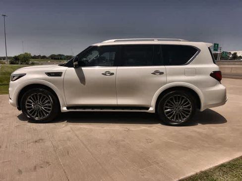 Used 2023 INFINITI QX80 Premium Select w/ Cargo Package AWD/4WD image 4