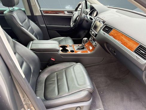 Used 2014 Volkswagen Touareg VR6 AWD/4WD image 30