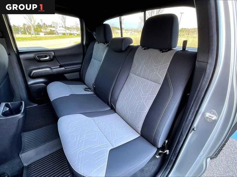 Used 2022 Toyota Tacoma TRD Off-Road w/ Technology Package AWD/4WD image 21