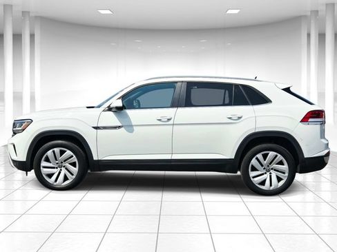 Used 2020 Volkswagen Atlas Cross Sport SE w/ Towing Package AWD/4WD image 2
