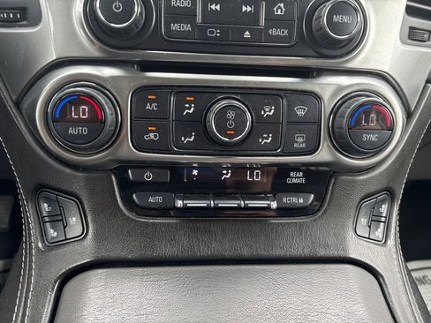 Used 2020 Chevrolet Suburban Premier image 30