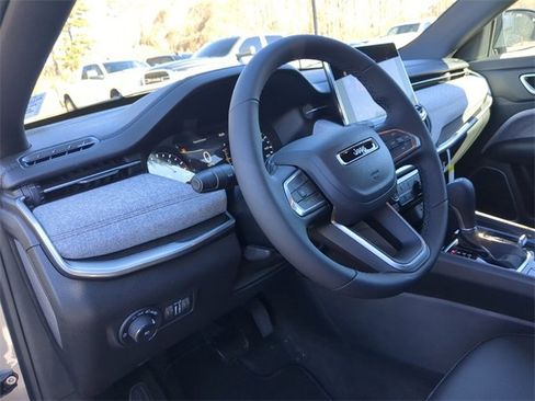 New 2024 Jeep Compass Latitude w/ Sun and Sound Group image 22