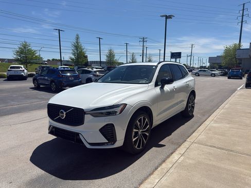 Used 2023 Volvo XC60 B5 Plus w/ Protection Package Premier image 7