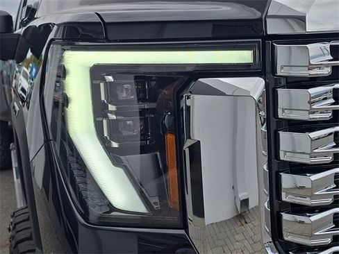 Certified 2026 GMC Sierra 3500 Denali w/ Denali Reserve Package image 11