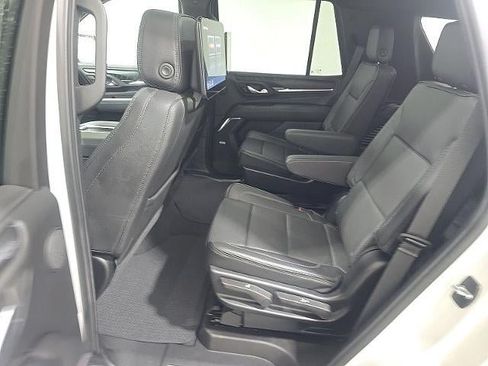 Used 2024 GMC Yukon Denali w/ Denali Reserve Package AWD/4WD image 3