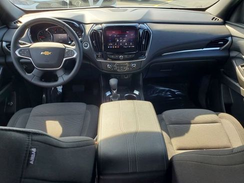 Used 2023 Chevrolet Traverse LT FWD image 15