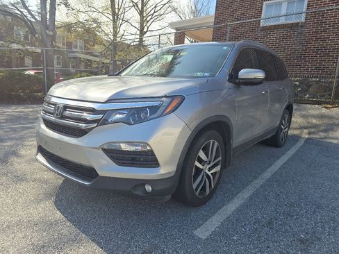 Used 2018 Honda Pilot Elite image 4