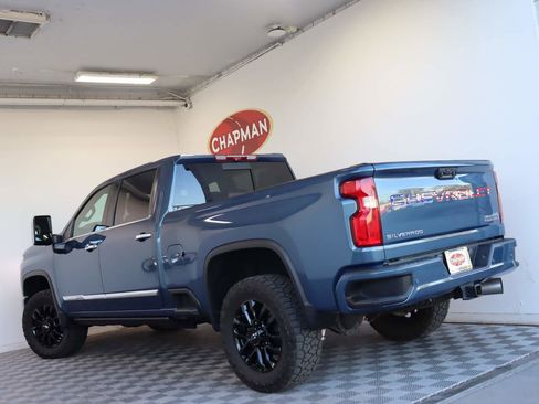 Used 2024 Chevrolet Silverado 2500 High Country w/ High Country Premium Package AWD/4WD image 4