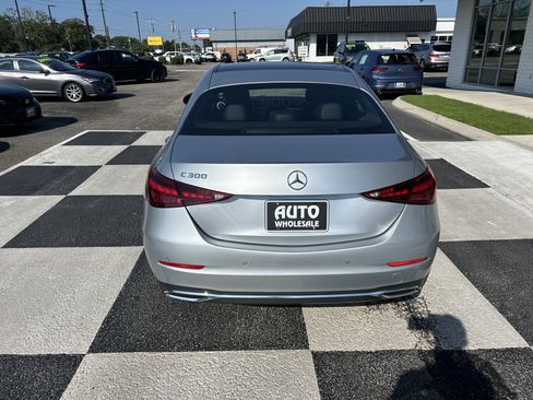 Used 2025 Mercedes-Benz C 300 Sedan image 4