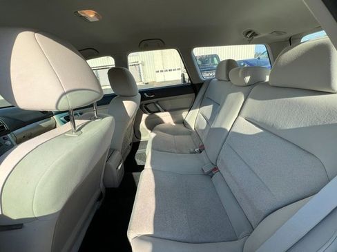 Used 2009 Subaru Outback 2.5i image 12