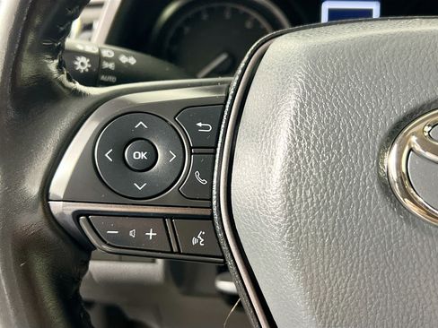 Used 2023 Toyota Camry SE image 18