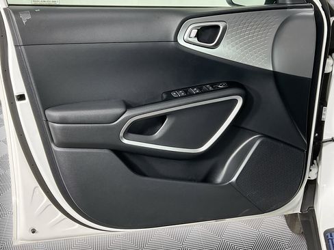 New 2025 Kia Soul LX image 18