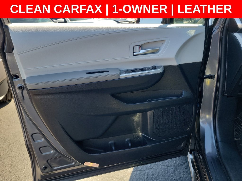 Used 2025 Toyota Sienna XLE FWD image 25