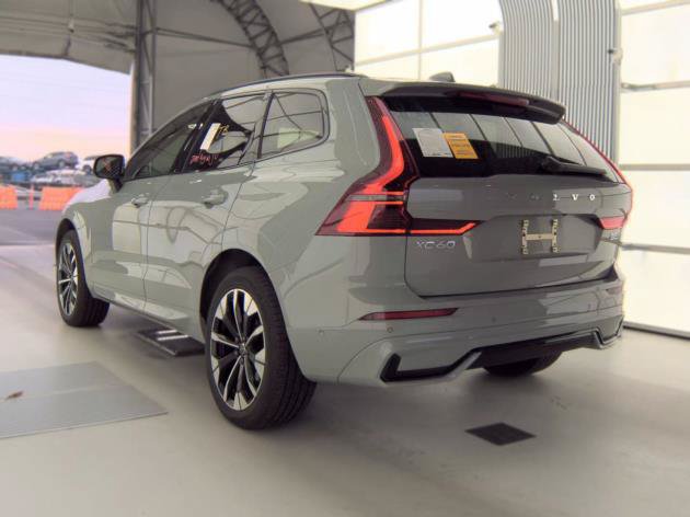 Used 2026 Volvo XC60 B5 Plus AWD/4WD image 3