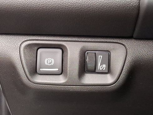 Used 2021 GMC Acadia SLE image 26