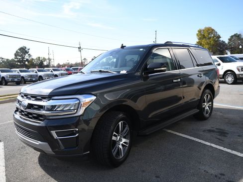 Used 2024 Ford Expedition Limited image 5