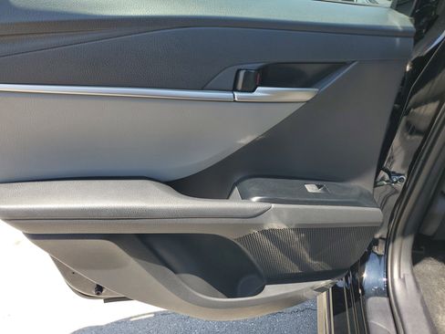 Used 2025 Toyota Camry SE FWD image 25