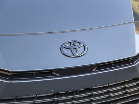 Certified 2025 Toyota Camry LE image 6