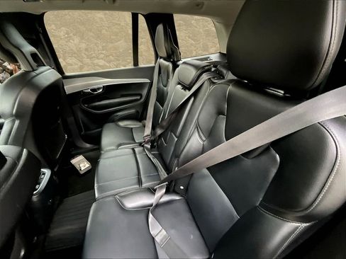 Used 2021 Volvo XC90 T5 Momentum w/ Protection Package Premier image 23