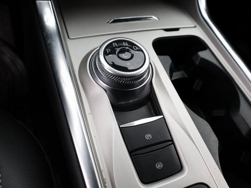 Used 2022 Ford Explorer XLT w/ Equipment Group 202A image 28