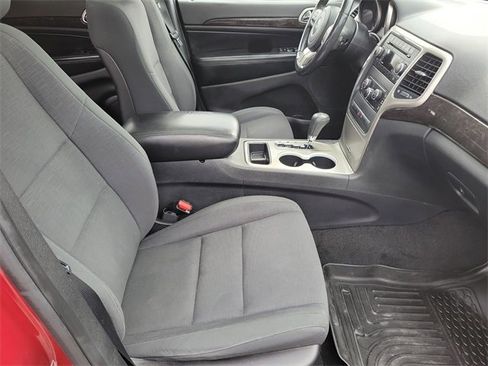 Used 2012 Jeep Grand Cherokee Laredo w/ Laredo E Group image 27