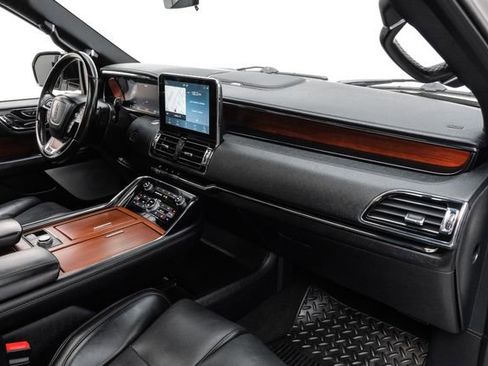 Used 2021 Lincoln Navigator Reserve w/ Luxury Package image 15