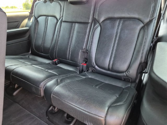 Used 2024 Jeep Wagoneer L Series II w/ Flexible Seating Group AWD/4WD image 19