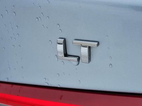 Used 2018 Chevrolet Malibu LT w/ Leather Package FWD image 6