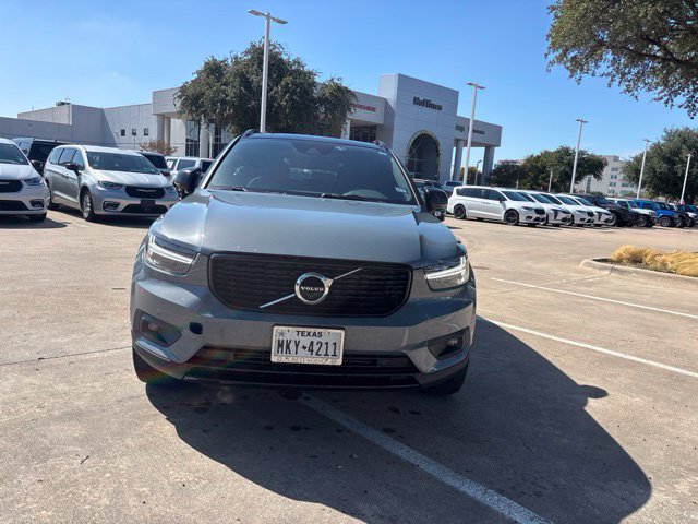 Used 2020 Volvo XC40 T5 R-Design AWD/4WD image 2