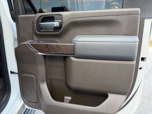 Used 2022 GMC Sierra 2500 Denali w/ Denali Ultimate Package image 17