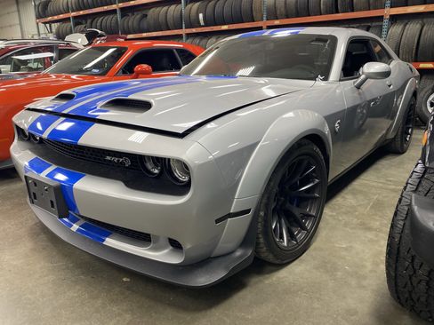 Used 2023 Dodge Challenger SRT Hellcat image 2
