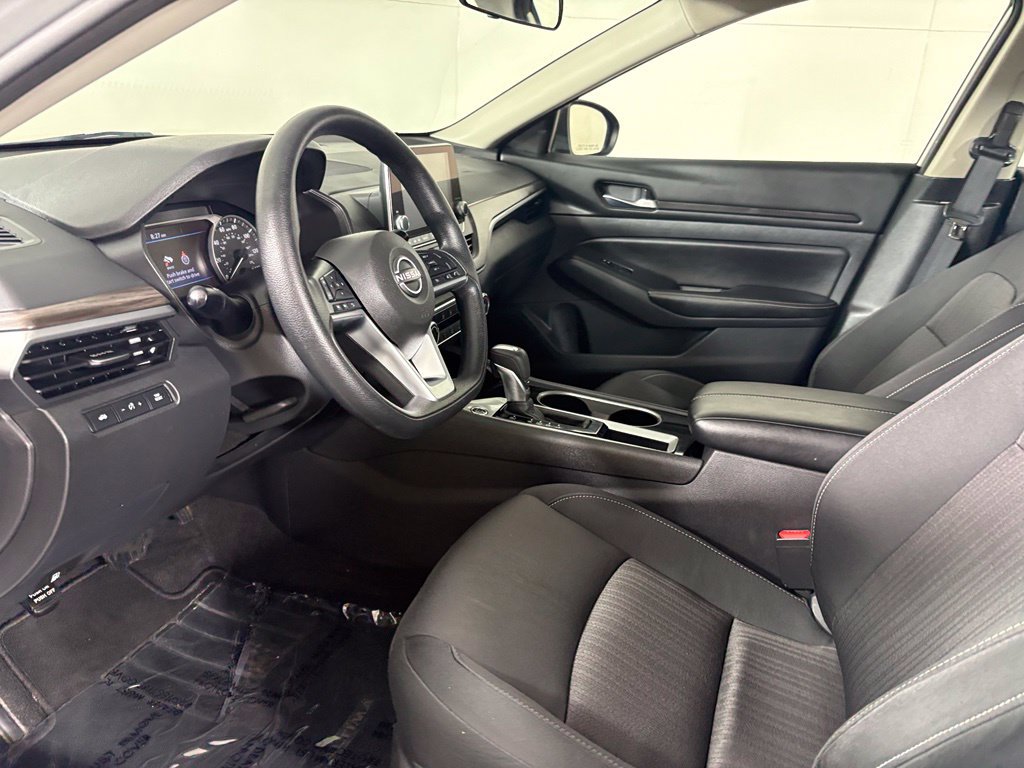 Used 2024 Nissan Altima 2.5 SV FWD image 22
