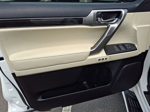 Used 2022 Lexus GX 460 Luxury AWD/4WD image 9