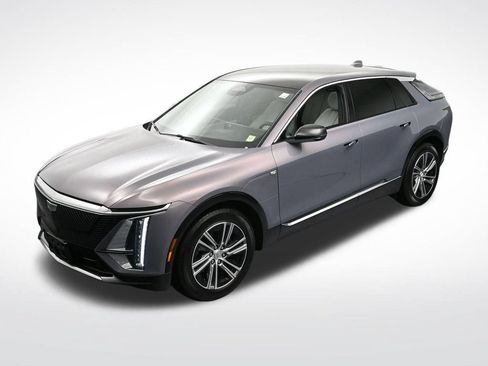 Certified 2025 Cadillac Lyriq Luxury AWD/4WD image 16