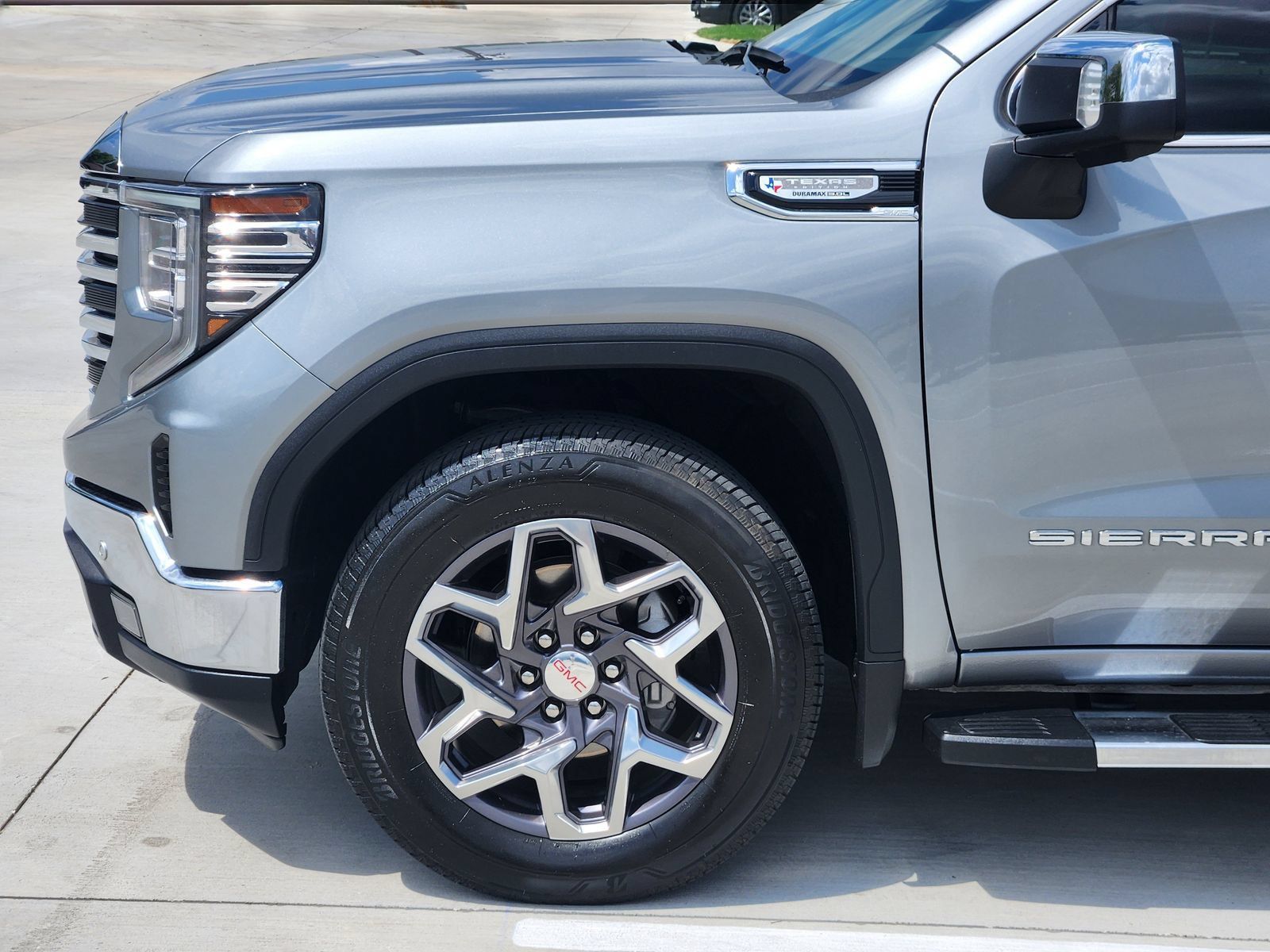 Certified 2025 GMC Sierra 1500 SLT RWD image 10